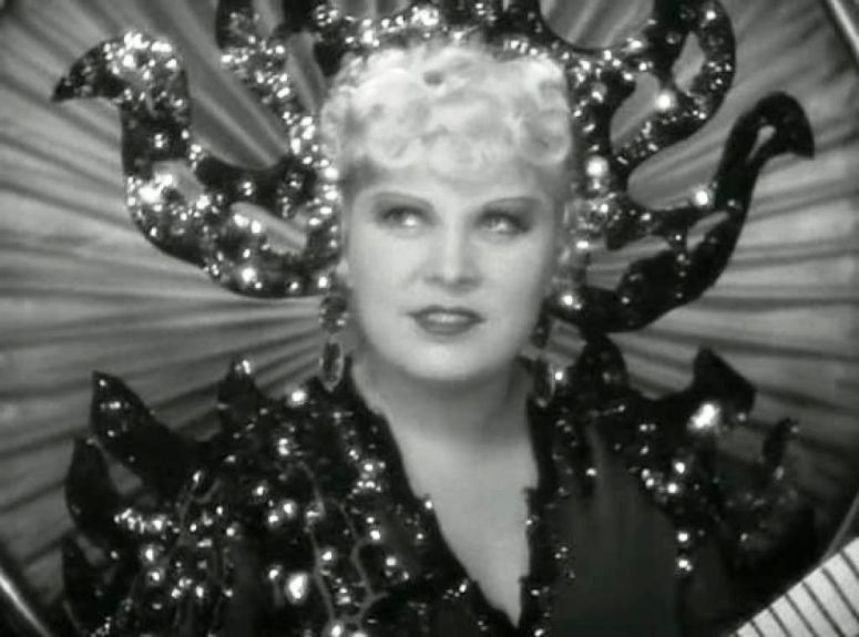 Mae West in Klondike Annie (1936)