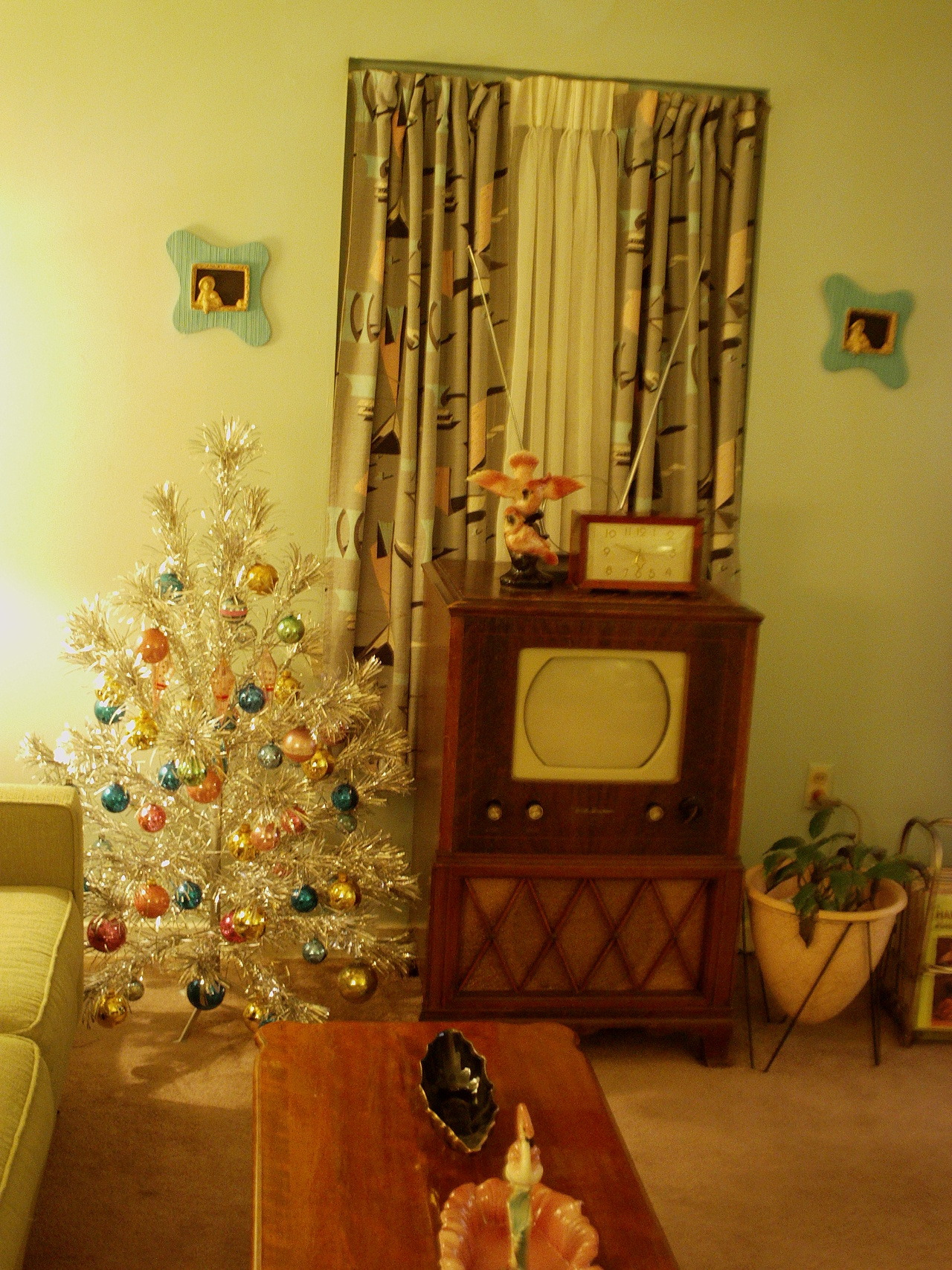 1950s Christmas Tree – Literary Fictions