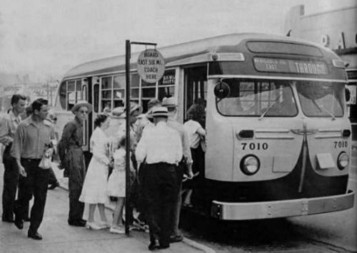 Buses Boarding image 2
