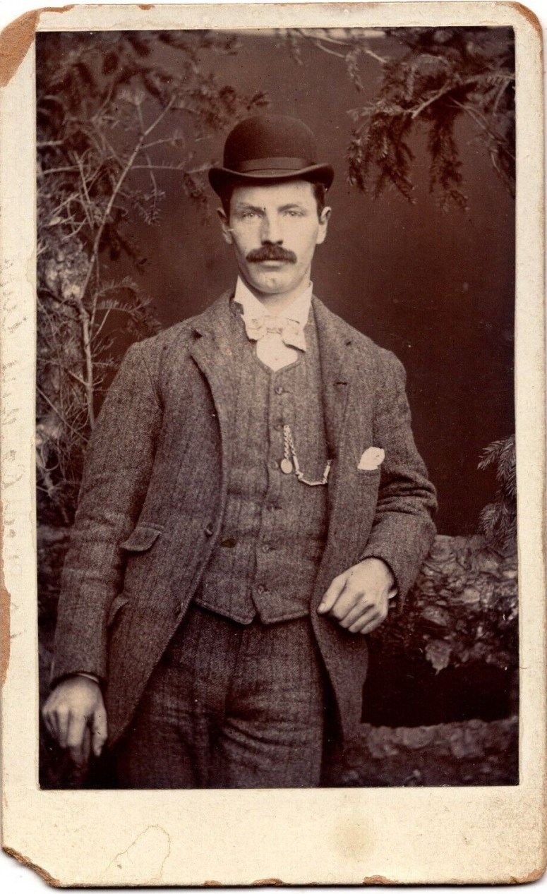 1 The Man in the Derby Hat